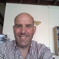 Keuringarts  Eddie de Jong (spreekt ook Fries) 